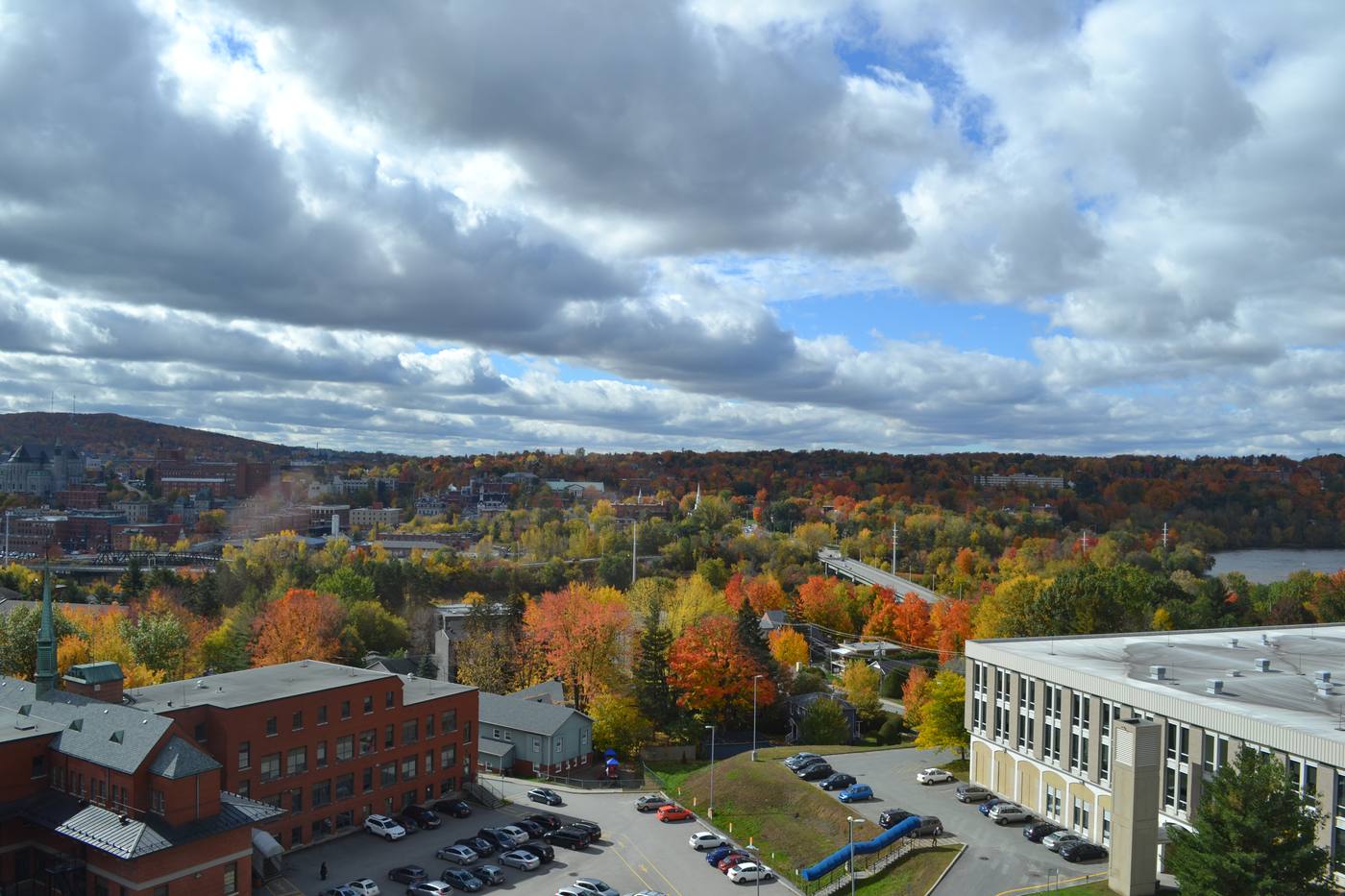 Centre-ville de Sherbrooke en automne
